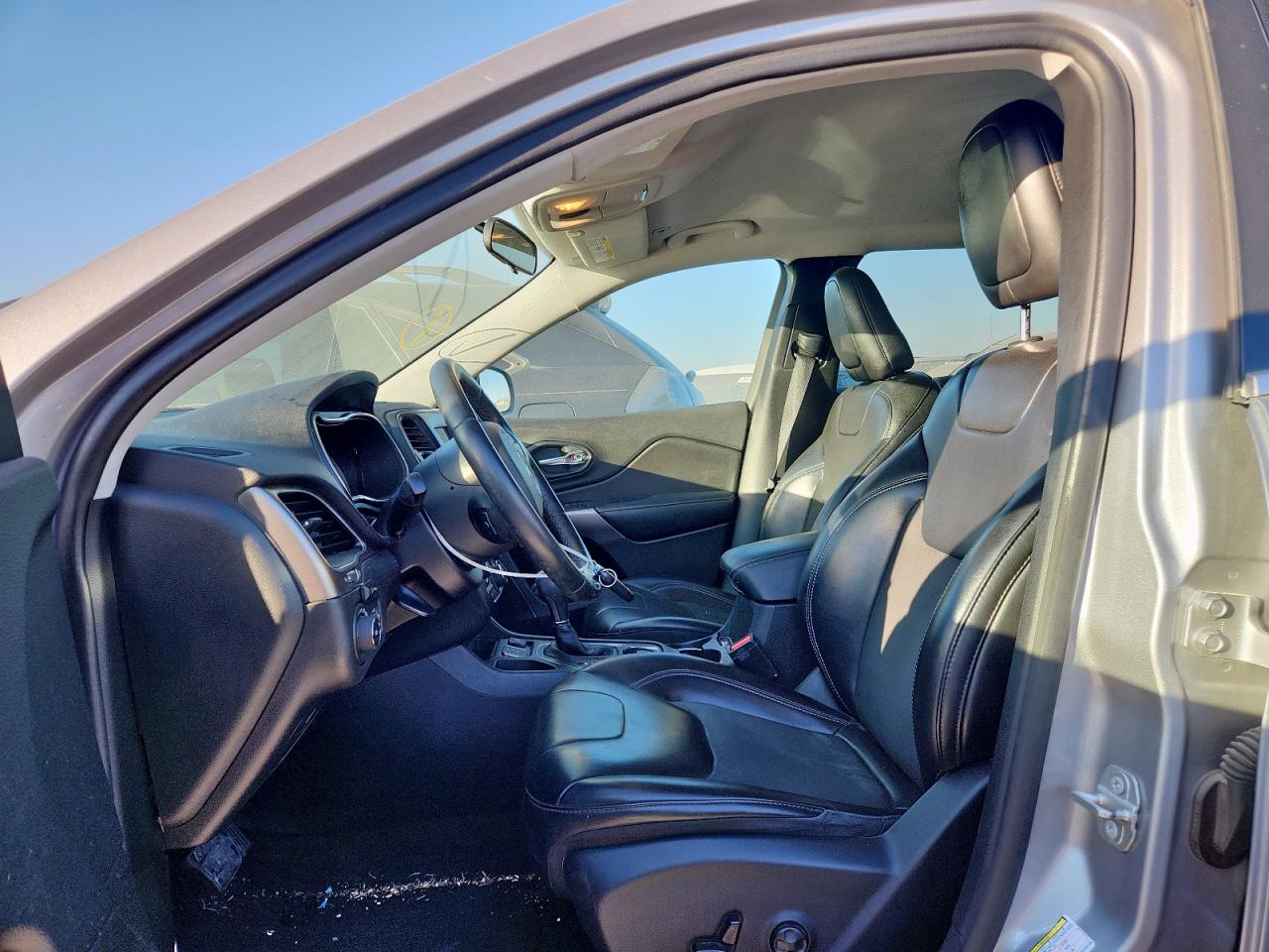 2019 Jeep Cherokee Latitude Plus VIN: 1C4PJLLBXKD194106 Lot: 91552875