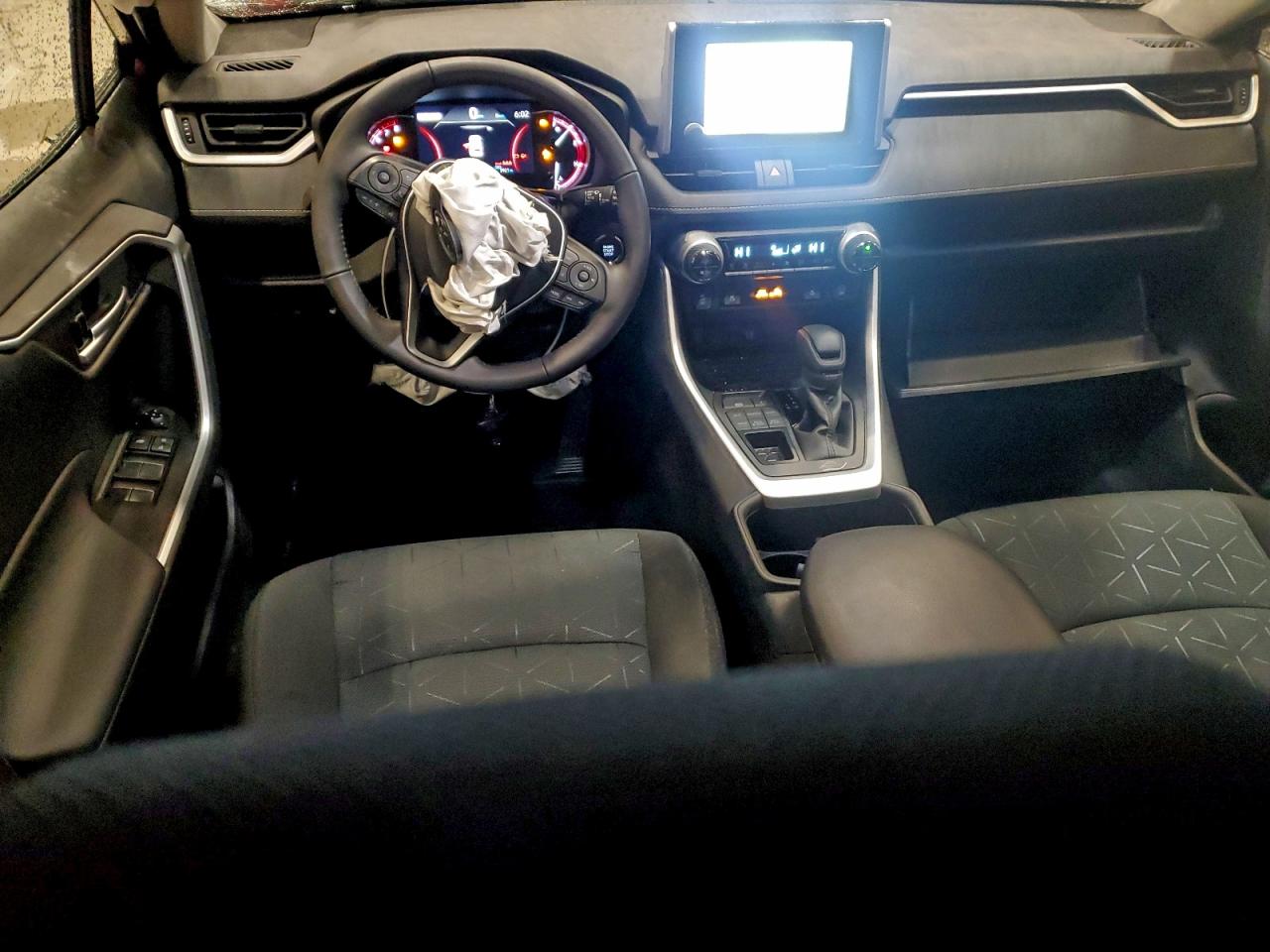 2025 Toyota Rav4 Xle VIN: 2T3P1RFV4SW585585 Lot: 94373665