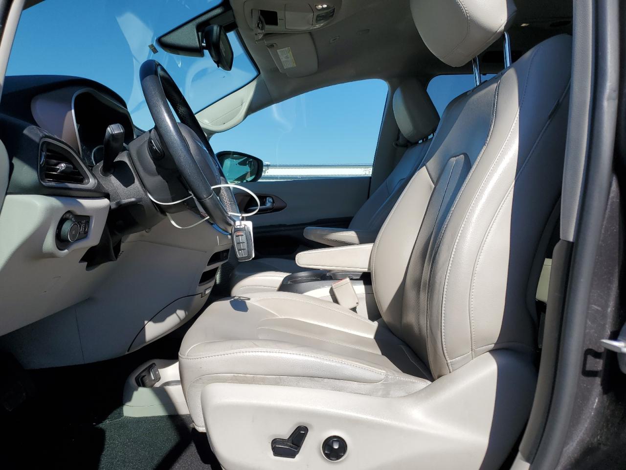 2018 Chrysler Pacifica Touring L VIN: 2C4RC1BG6JR127194 Lot: 90801475