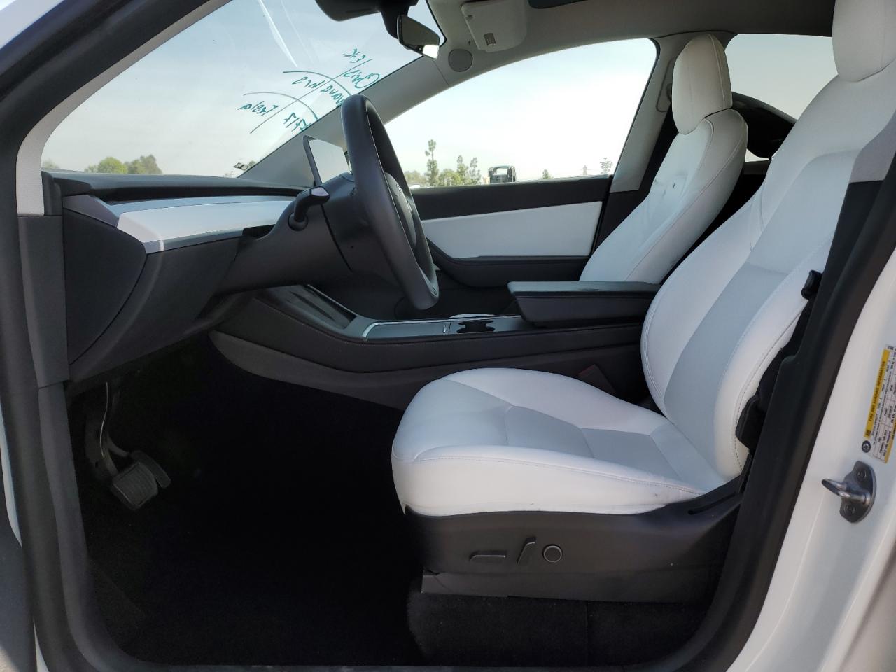 2022 Tesla Model Y VIN: 7SAYGDEEXNF411086 Lot: 91386085