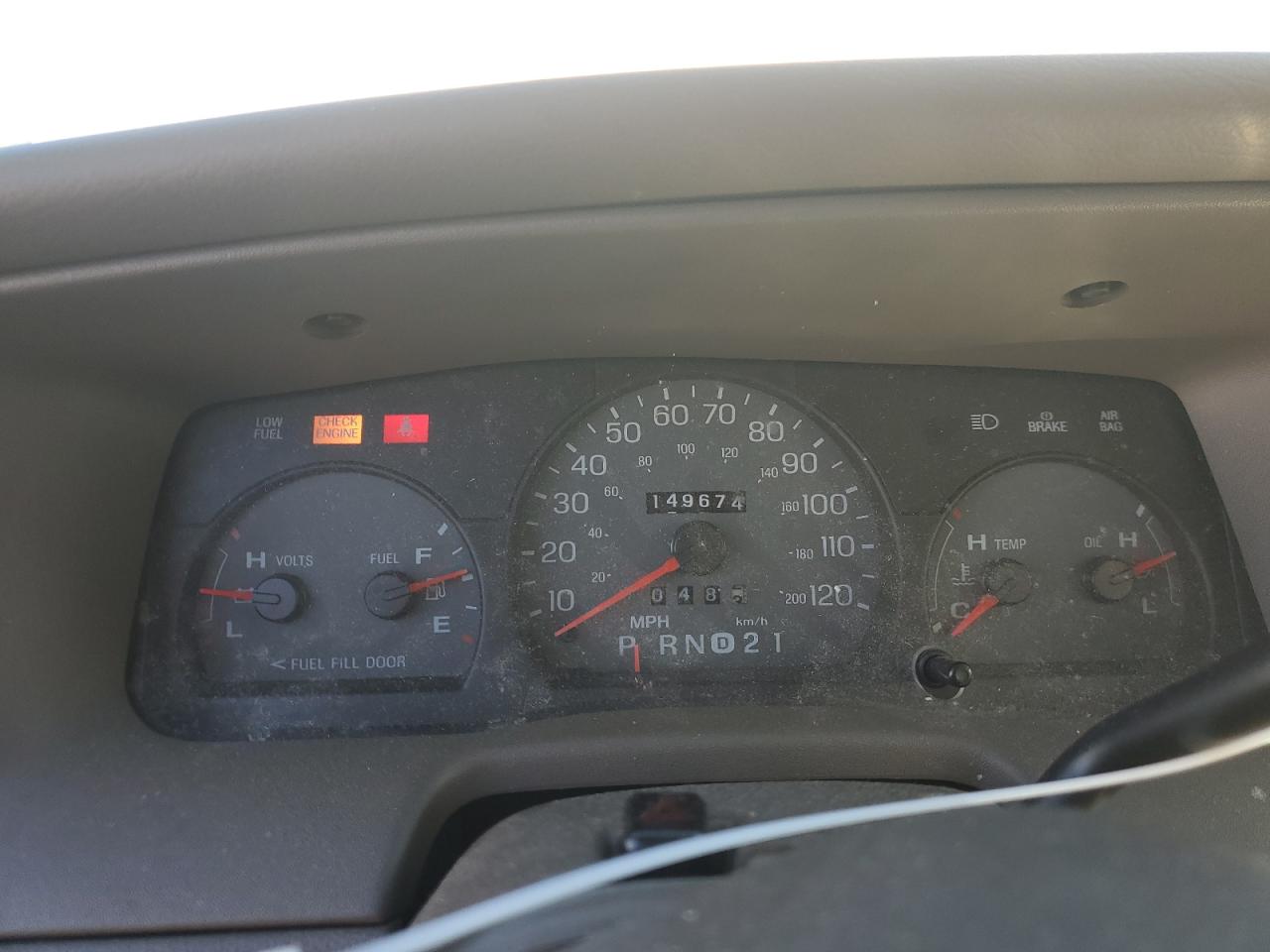 2002 Mercury Grand Marquis Gs VIN: 2MEFM74W72X637413 Lot: 92833815