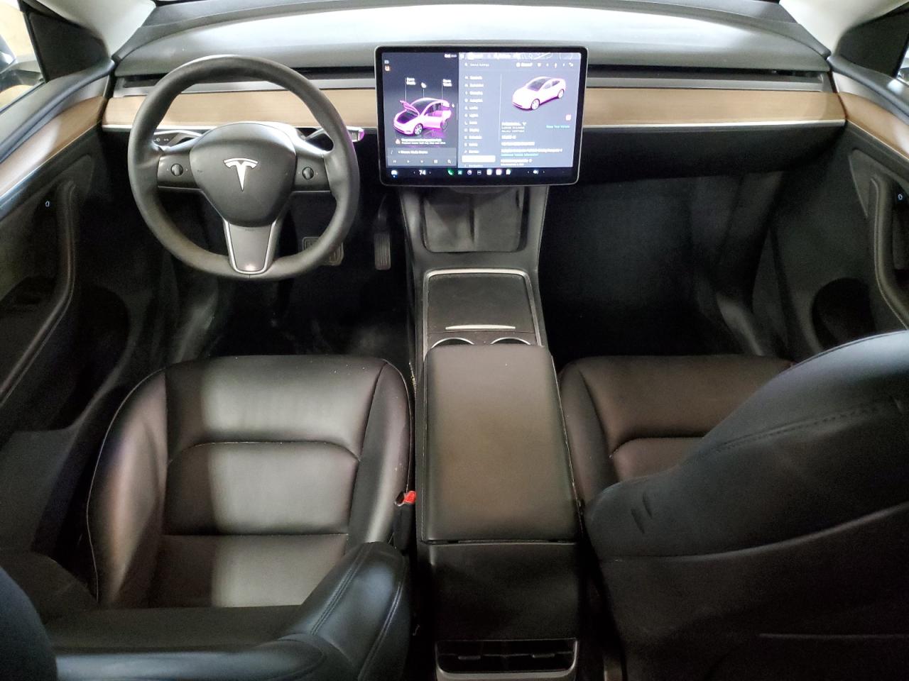 2024 Tesla Model Y VIN: 7SAYGDEE4RA245215 Lot: 91590485