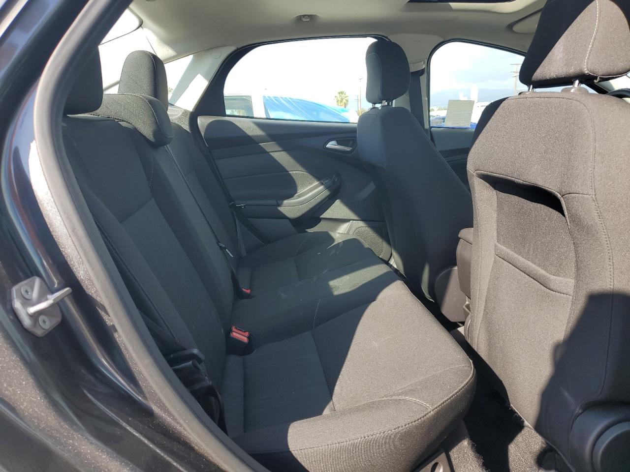 2018 Ford Focus Sel VIN: 1FADP3H28JL270586 Lot: 93252615