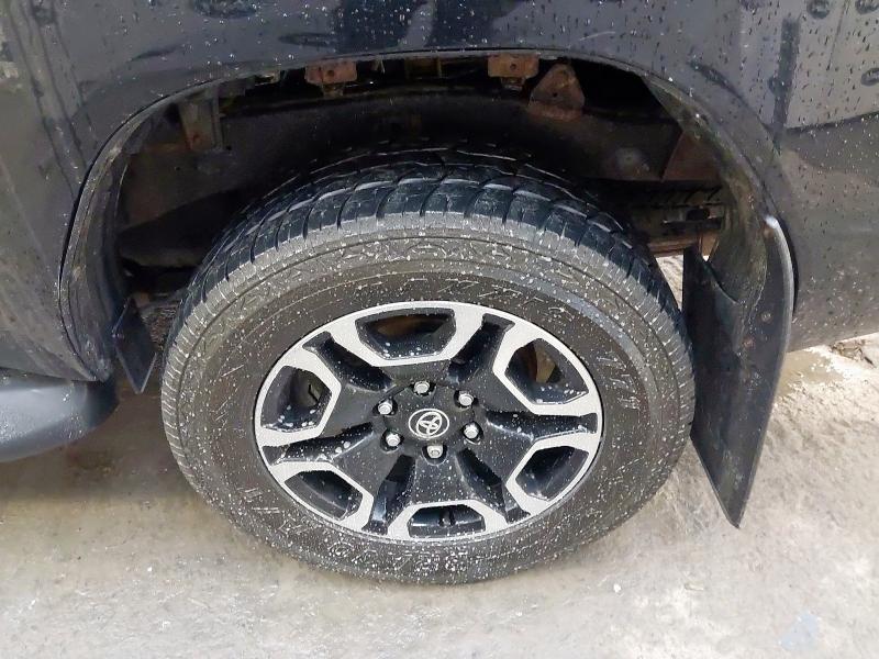 2021 TOYOTA HILUX INVINCIBLE D/CAB PICK UP 2.8 D-4D AUTO