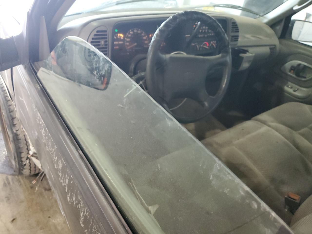 1996 Chevrolet Gmt-400 K1500 VIN: 1GCEK14R6TZ199540 Lot: 92503085