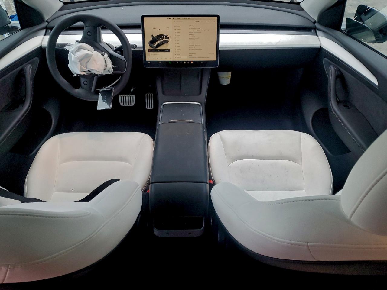 2025 Tesla Model Y VIN: 7SAYGDEFXSF300929 Lot: 93874205