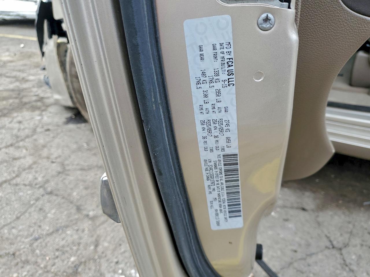 2016 Chrysler Town & Country Touring L VIN: 2C4RC1CG5GR127873 Lot: 94028405