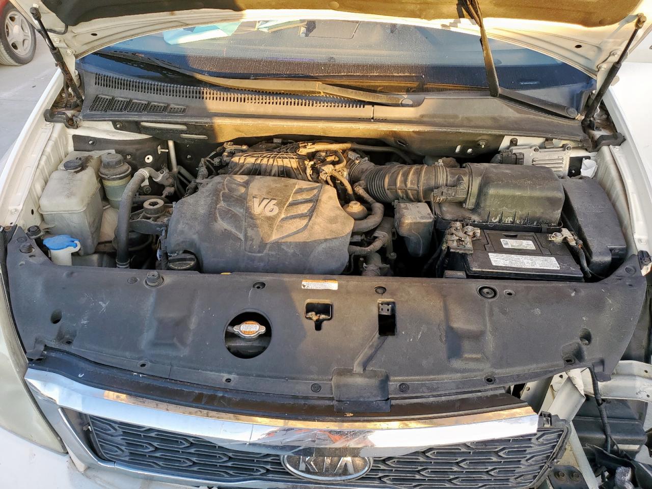 2011 Kia Sedona Lx VIN: KNDMG4C7XB6372281 Lot: 92132935