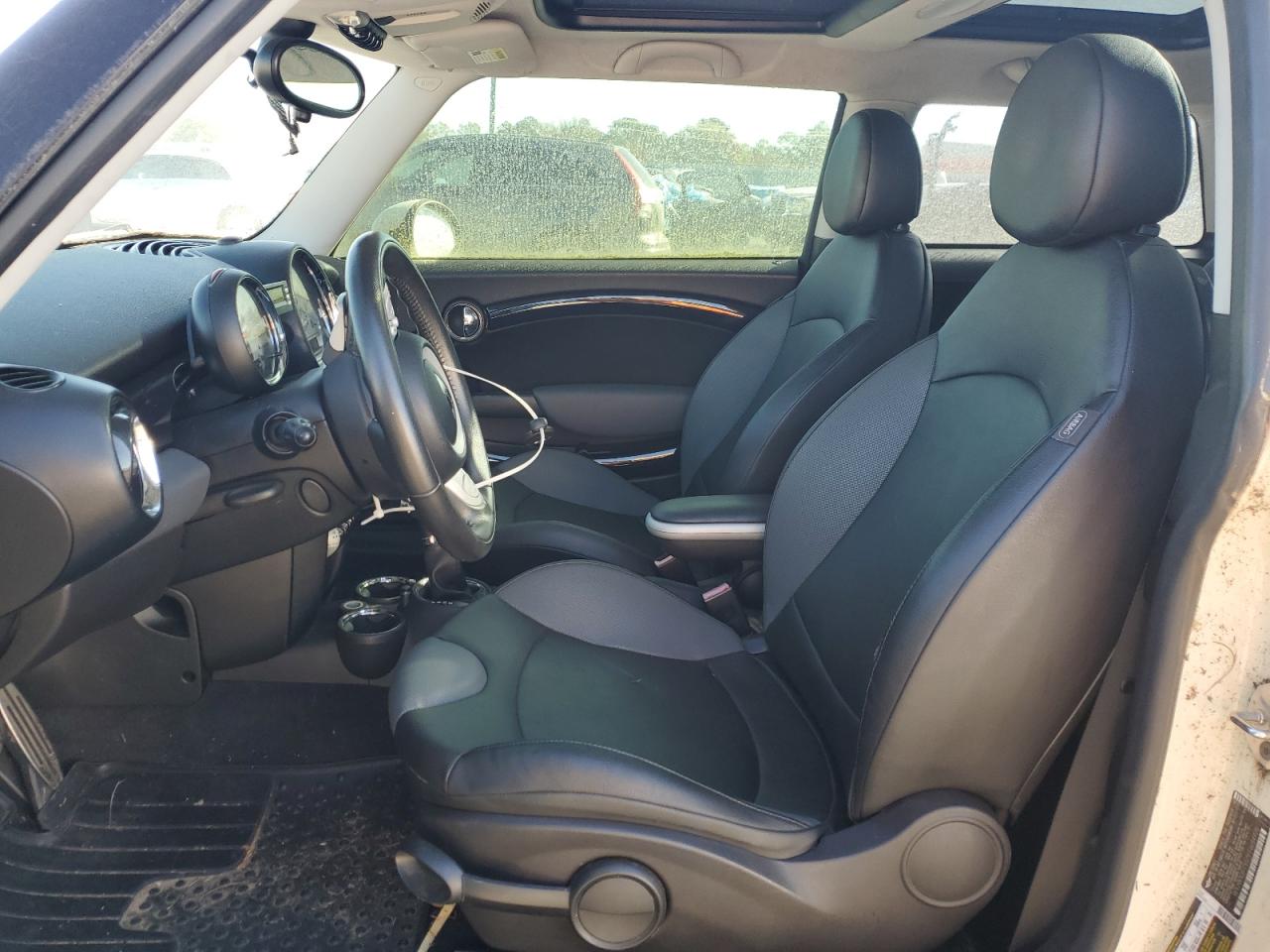 2009 Mini Cooper S VIN: WMWMF73579TW84926 Lot: 92217395