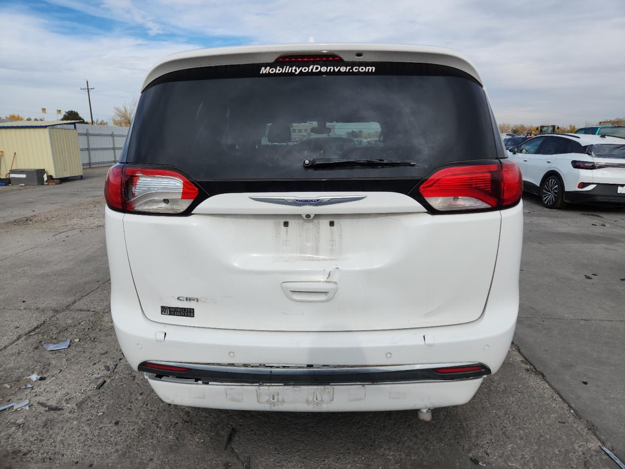 2019 Chrysler Pacifica Touring L VIN: 2C4RC1BG2KR603393 Lot: 90719745