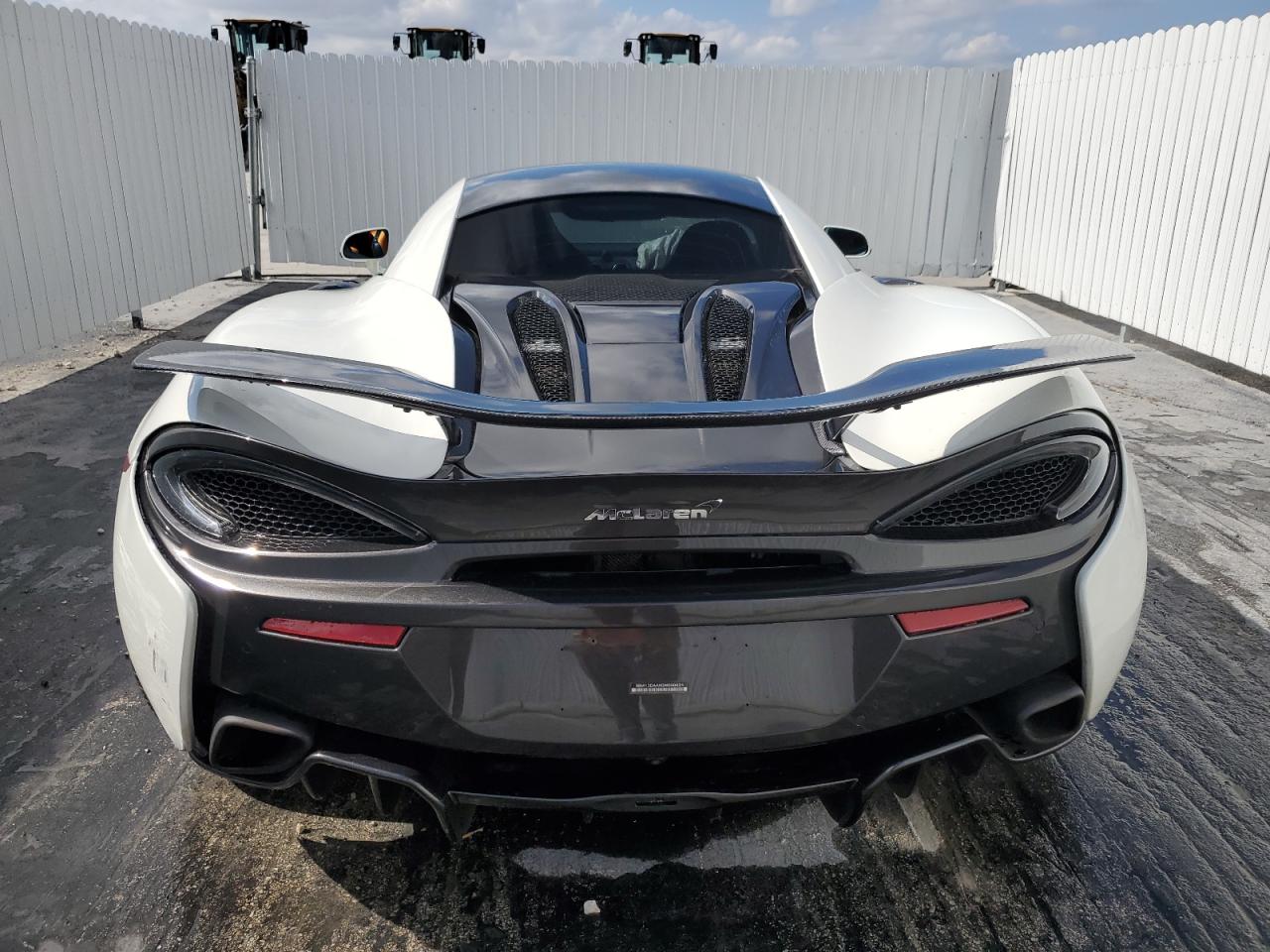 2016 Mclaren Automotive 570S VIN: SBM13DAAXGW000824 Lot: 92907815