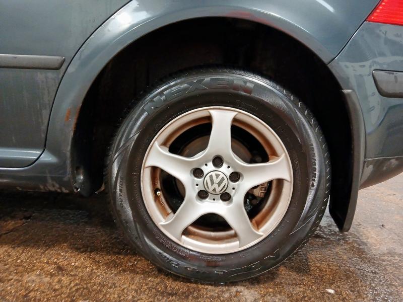 2003 VOLKSWAGEN GOLF 