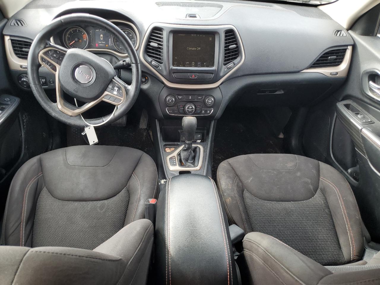 2017 Jeep Cherokee Latitude VIN: 1C4PJLCBXHW573703 Lot: 91602225