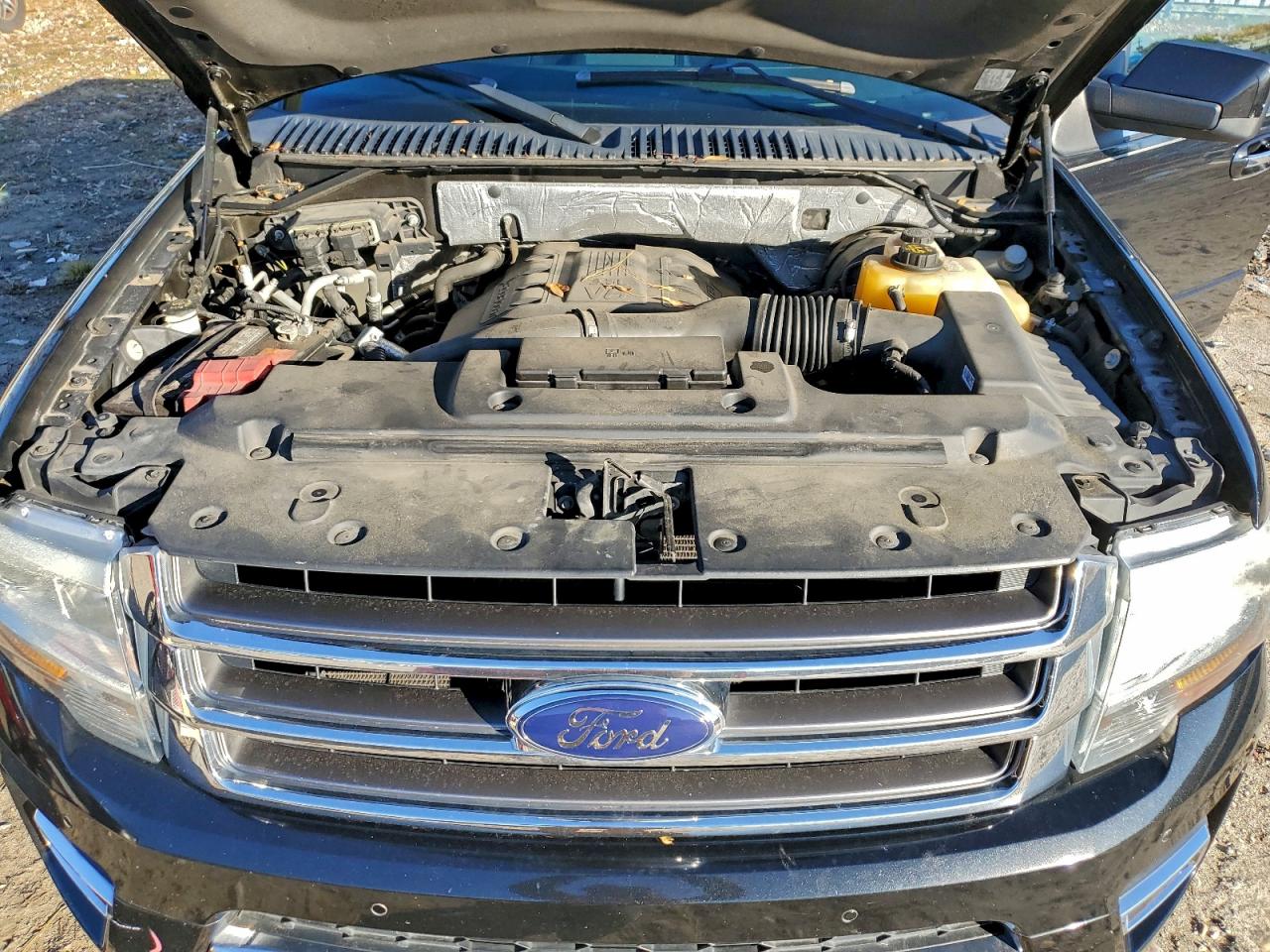 2015 Ford Expedition Limited VIN: 1FMJU1KT4FEF01437 Lot: 94213525