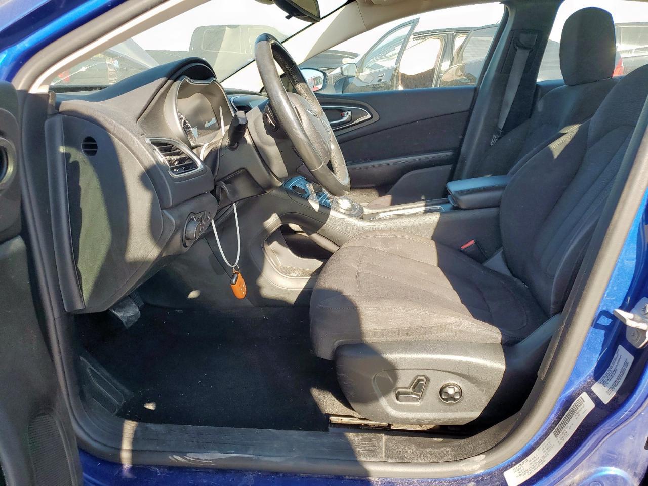 2015 Chrysler 200 Limited VIN: 1C3CCCAB5FN651565 Lot: 91417225