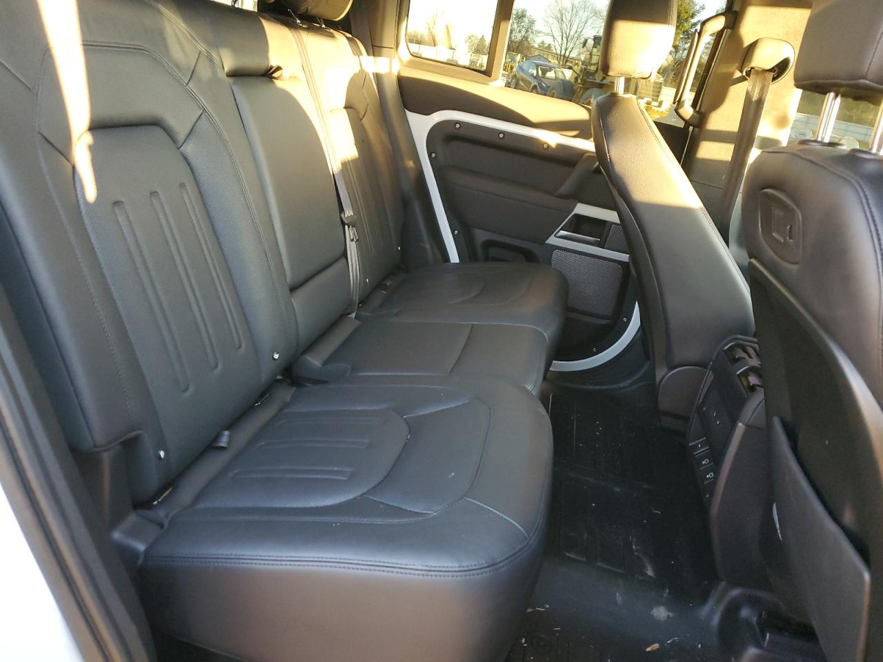 2022 Land Rover Defender 110 S VIN: SALEJ7RX0N2074857 Lot: 93114605