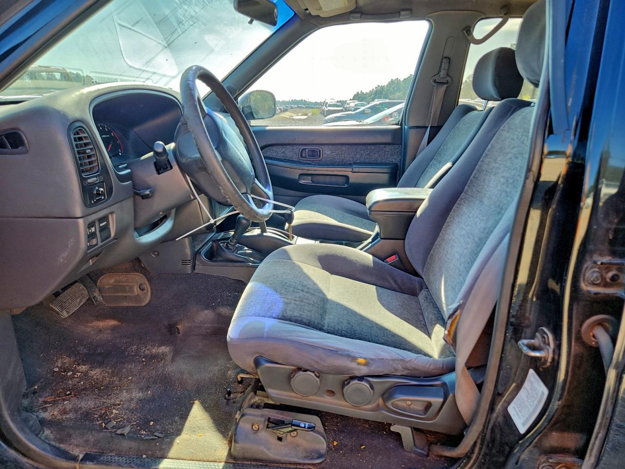 1998 Nissan Pathfinder Le VIN: JN8AR05Y9WW267950 Lot: 94112345