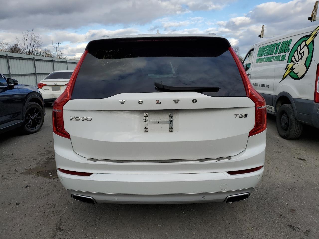 2021 Volvo Xc90 T6 Momentum VIN: YV4A22PK5M1672747 Lot: 93176065
