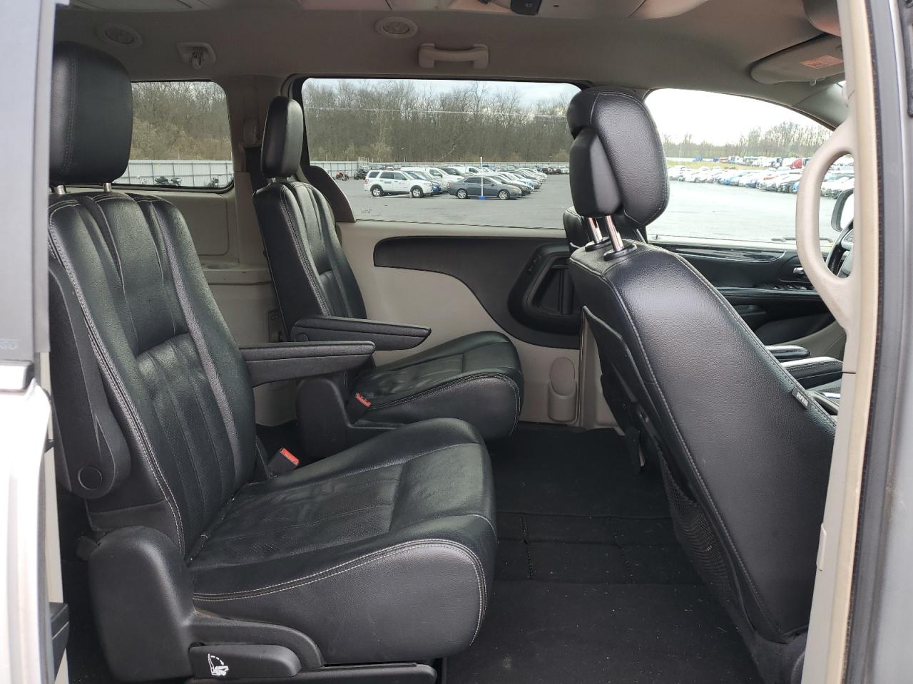 2012 Chrysler Town & Country Touring VIN: 2C4RC1BG5CR210344 Lot: 92009325