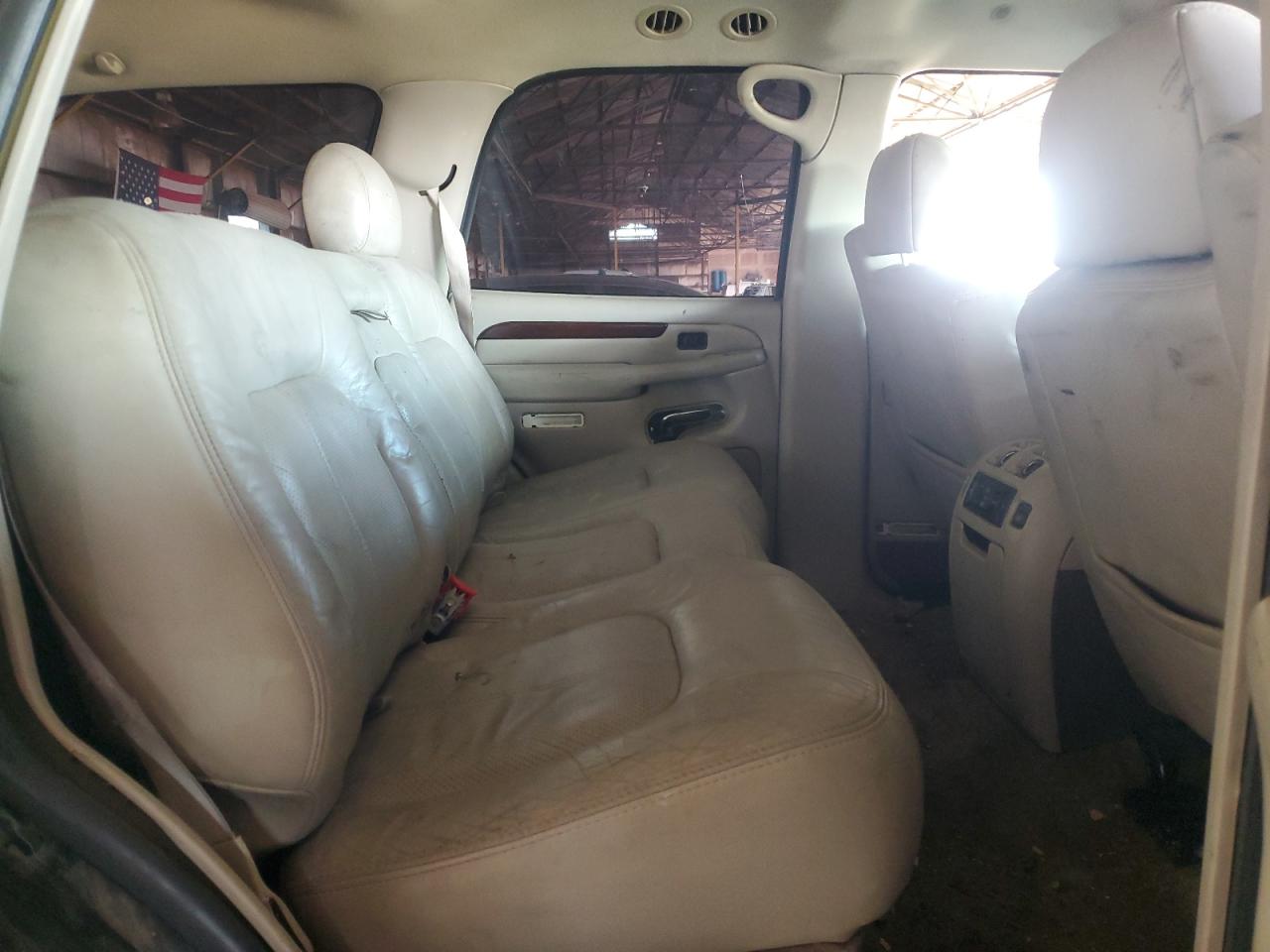 2002 Cadillac Escalade Luxury VIN: 1GYEC63T62R312161 Lot: 92710635