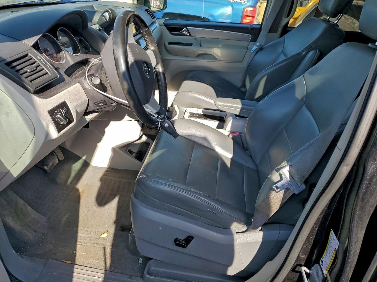 2010 Volkswagen Routan Sel VIN: 2V4RW5DX2AR406742 Lot: 93918155