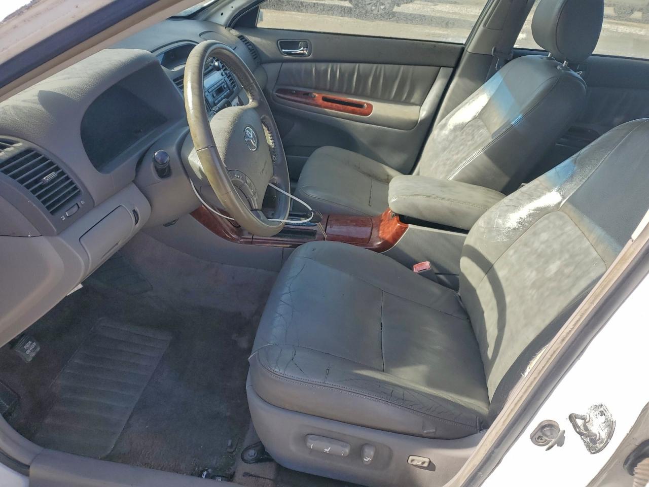 2005 Toyota Camry Le VIN: JTDBF32KX50165830 Lot: 94645765