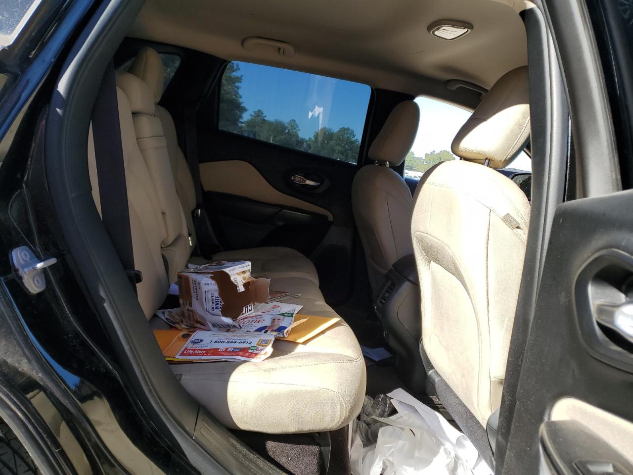 2016 Jeep Cherokee Latitude VIN: 1C4PJLCS8GW346136 Lot: 92821745