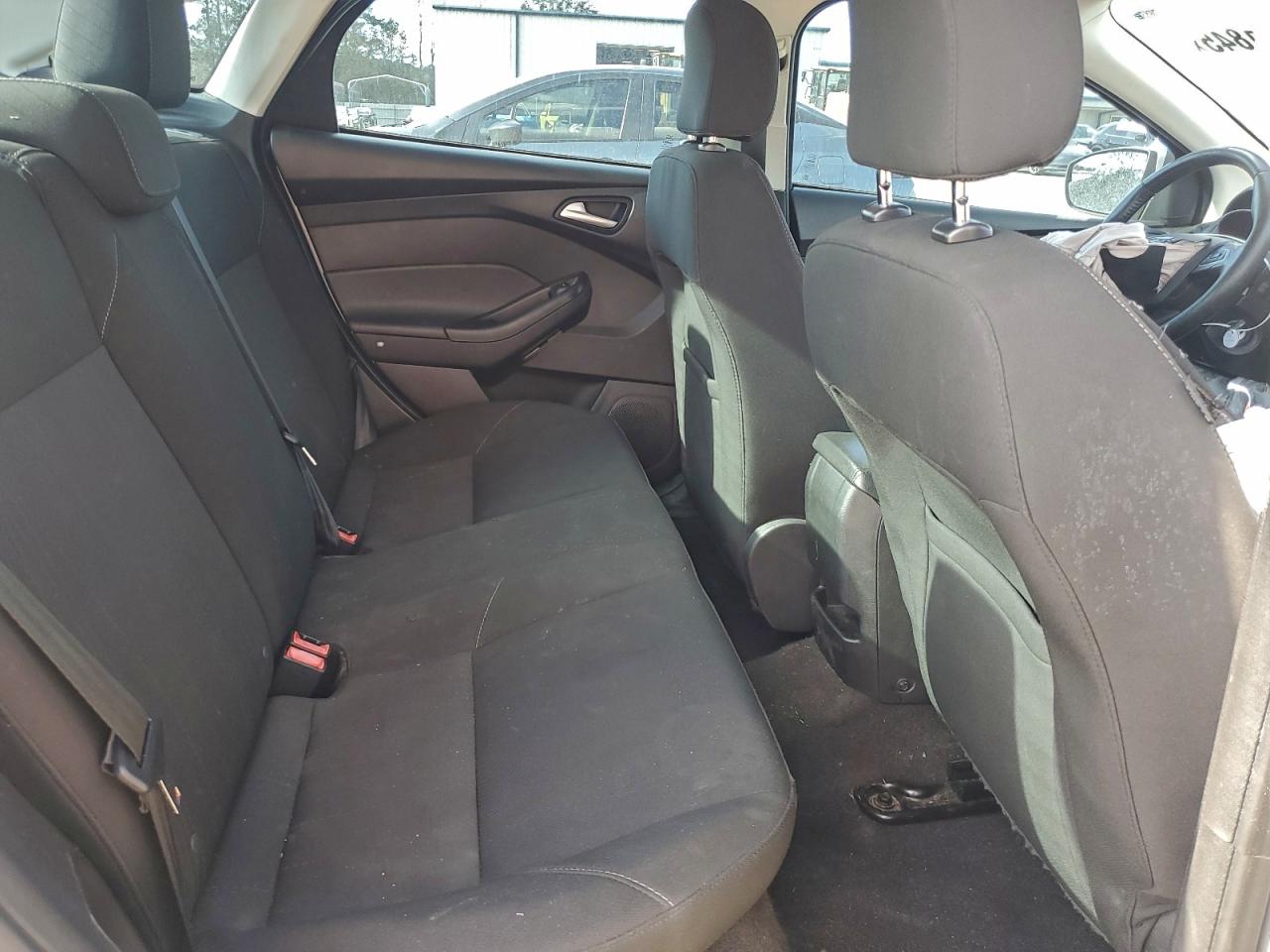 2015 Ford Focus Se VIN: 1FADP3F25FL291888 Lot: 91691845