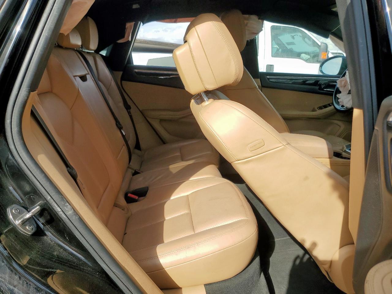 2018 Porsche Macan S VIN: WP1AB2A54JLB35808 Lot: 93872045