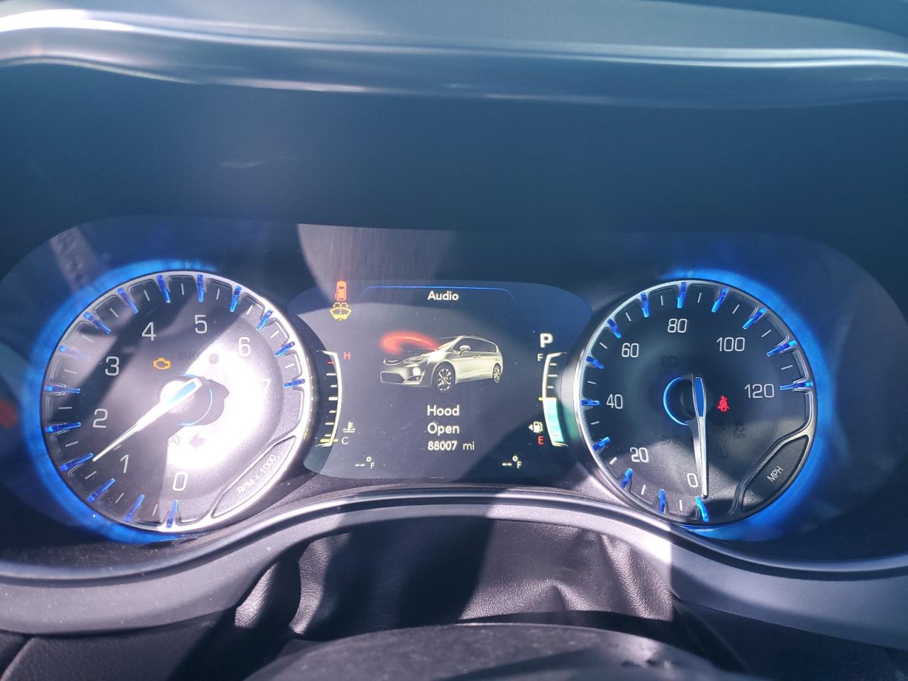 2018 Chrysler Pacifica Touring L VIN: 2C4RC1BG0JR197824 Lot: 90861085