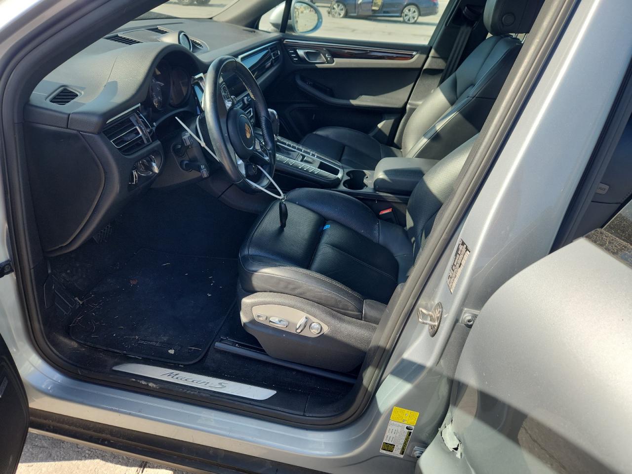 2020 Porsche Macan S VIN: WP1AB2A56LLB35084 Lot: 92722035