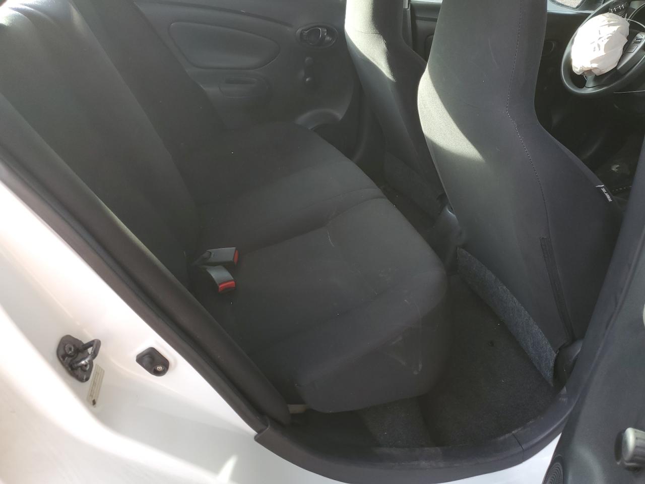 2015 Nissan Versa S VIN: 3N1CN7AP2FL811008 Lot: 93650945