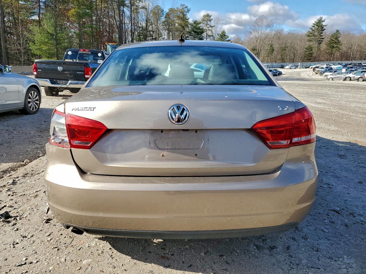 2015 Volkswagen Passat S VIN: 1VWAT7A30FC073404 Lot: 94255755