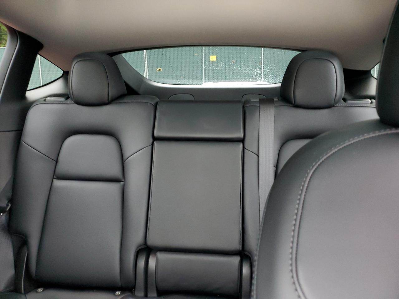 2022 Tesla Model Y VIN: 7SAYGDEE8NF576652 Lot: 92876055