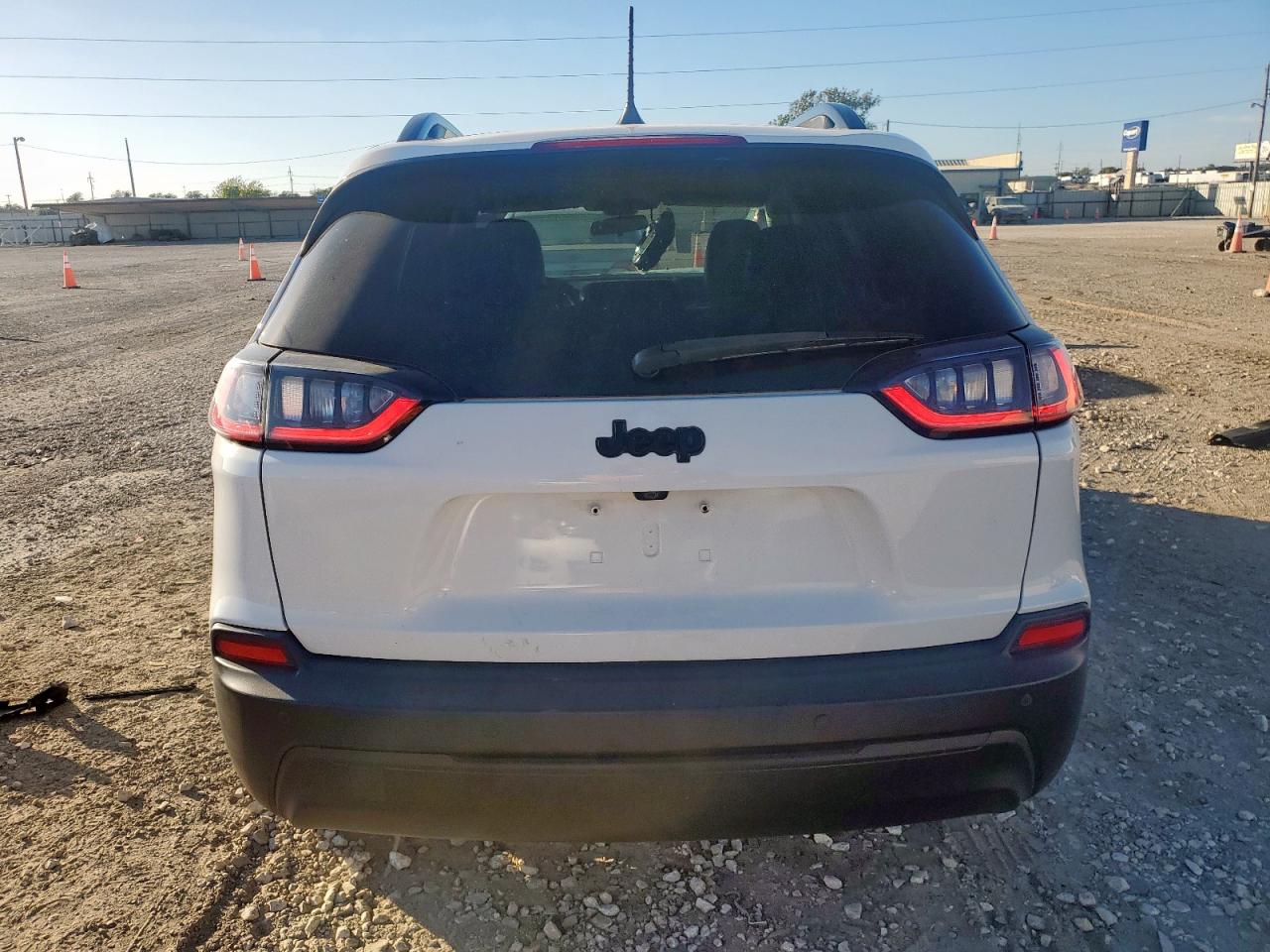 2020 Jeep Cherokee Latitude Plus VIN: 1C4PJLLB0LD553027 Lot: 92978595