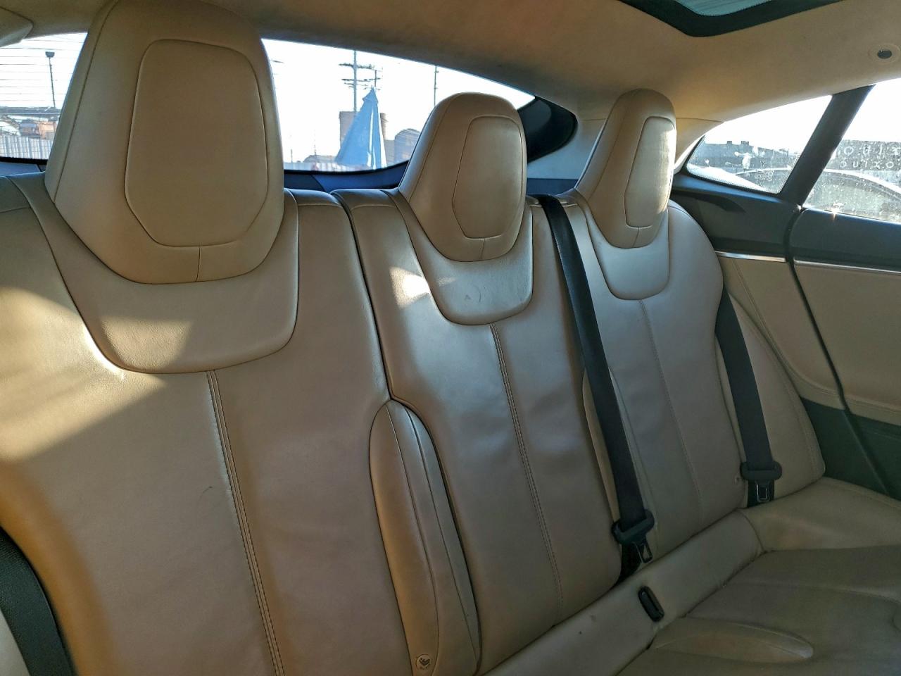 2015 Tesla Model S 85D VIN: 5YJSA1H24FF098154 Lot: 94525055