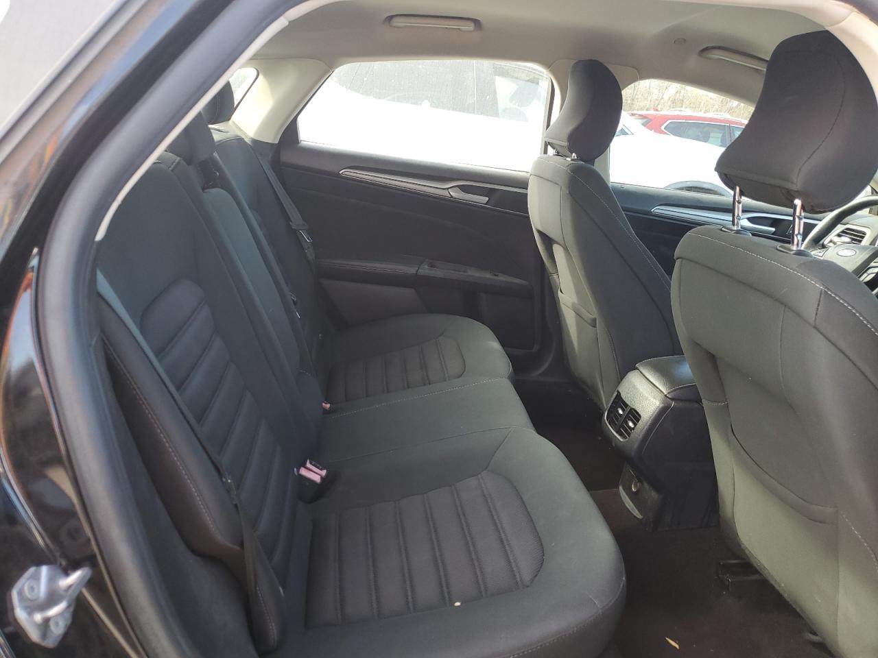 2019 Ford Fusion Se VIN: 3FA6P0LU5KR143782 Lot: 93423125