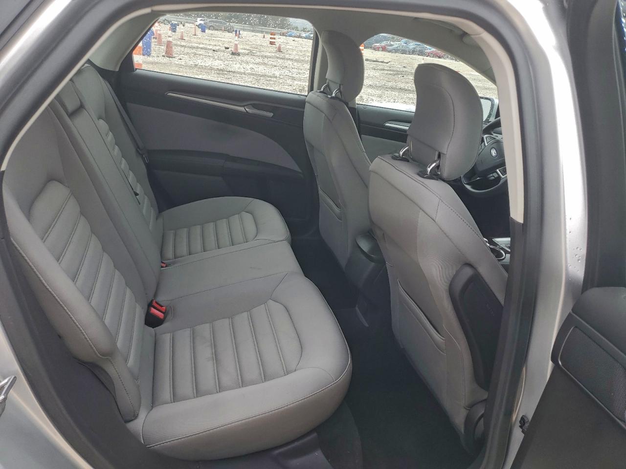 2014 Ford Fusion S VIN: 3FA6P0G74ER268121 Lot: 93933245