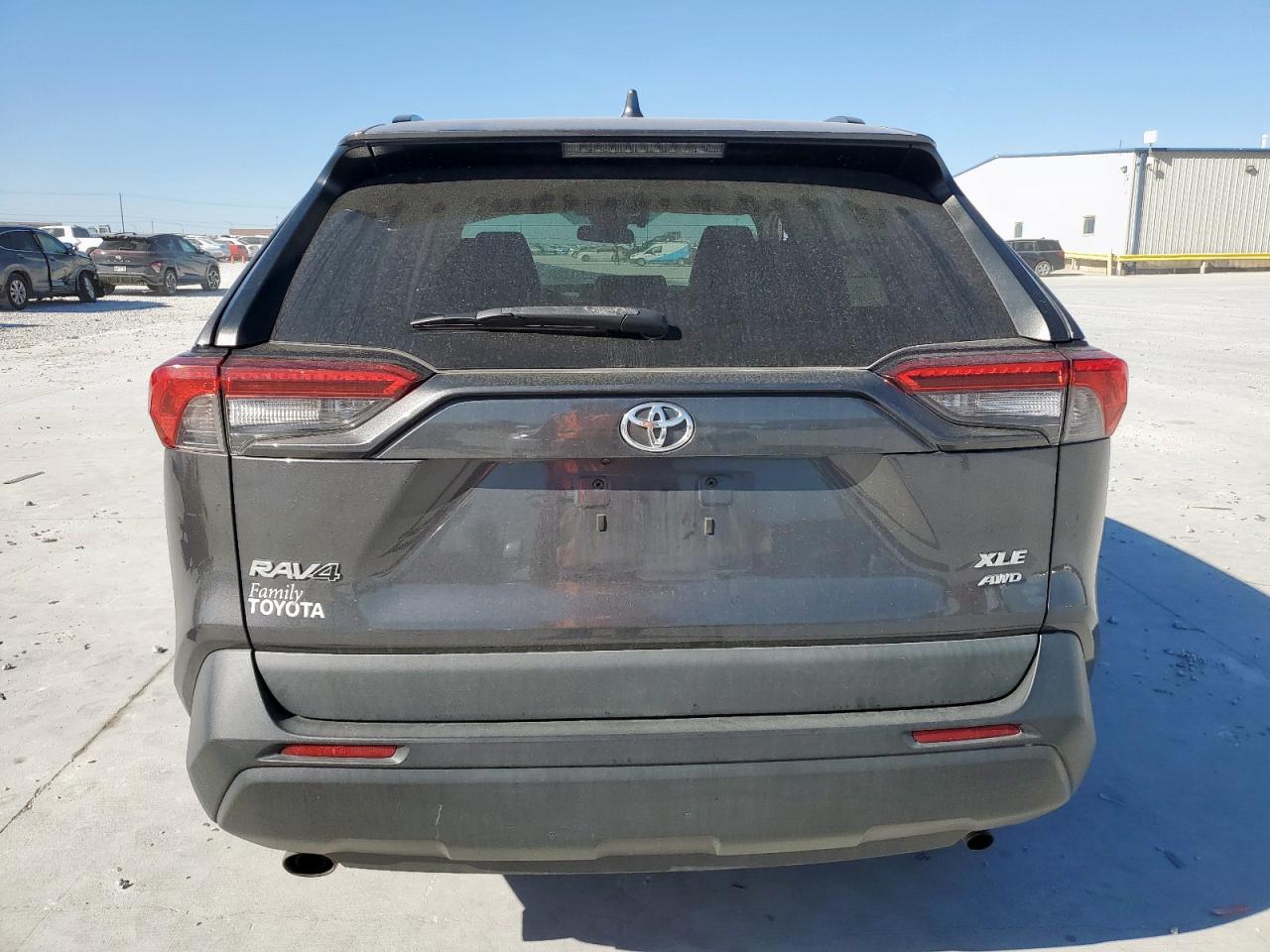 2020 Toyota Rav4 Xle Premium VIN: 2T3A1RFV4LW124118 Lot: 92268935