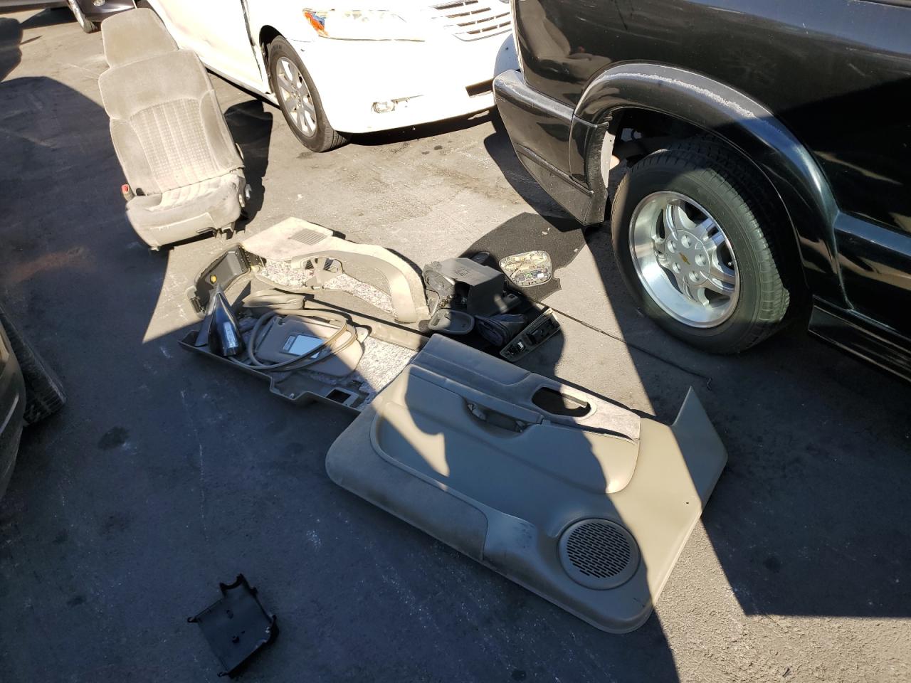 2002 Chevrolet Blazer VIN: 1GNCS18W72K147369 Lot: 91331725