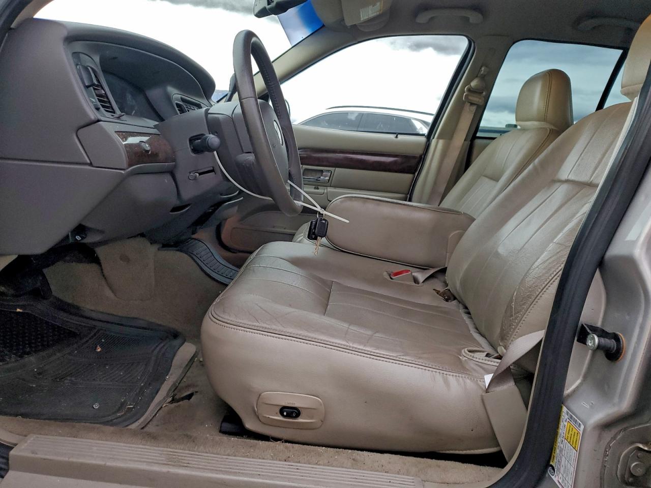 2009 Mercury Grand Marquis Ls VIN: 2MEHM75V49X635241 Lot: 94297895