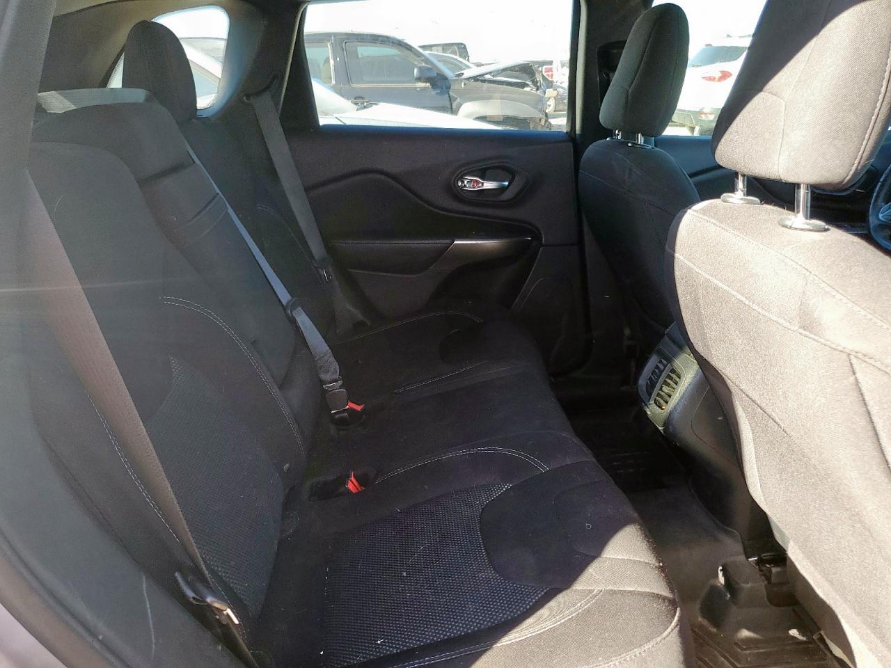 2019 Jeep Cherokee Latitude VIN: 1C4PJLCB5KD286370 Lot: 91682085