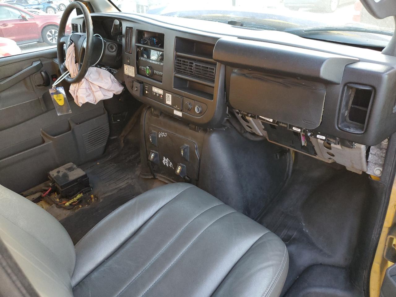 2017 GMC Savana Cutaway G3500 VIN: 1GD07RFF4H1910442 Lot: 92658945