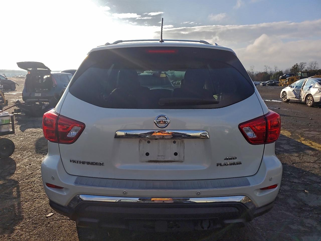 2017 Nissan Pathfinder S VIN: 5N1DR2MM6HC699365 Lot: 94044665