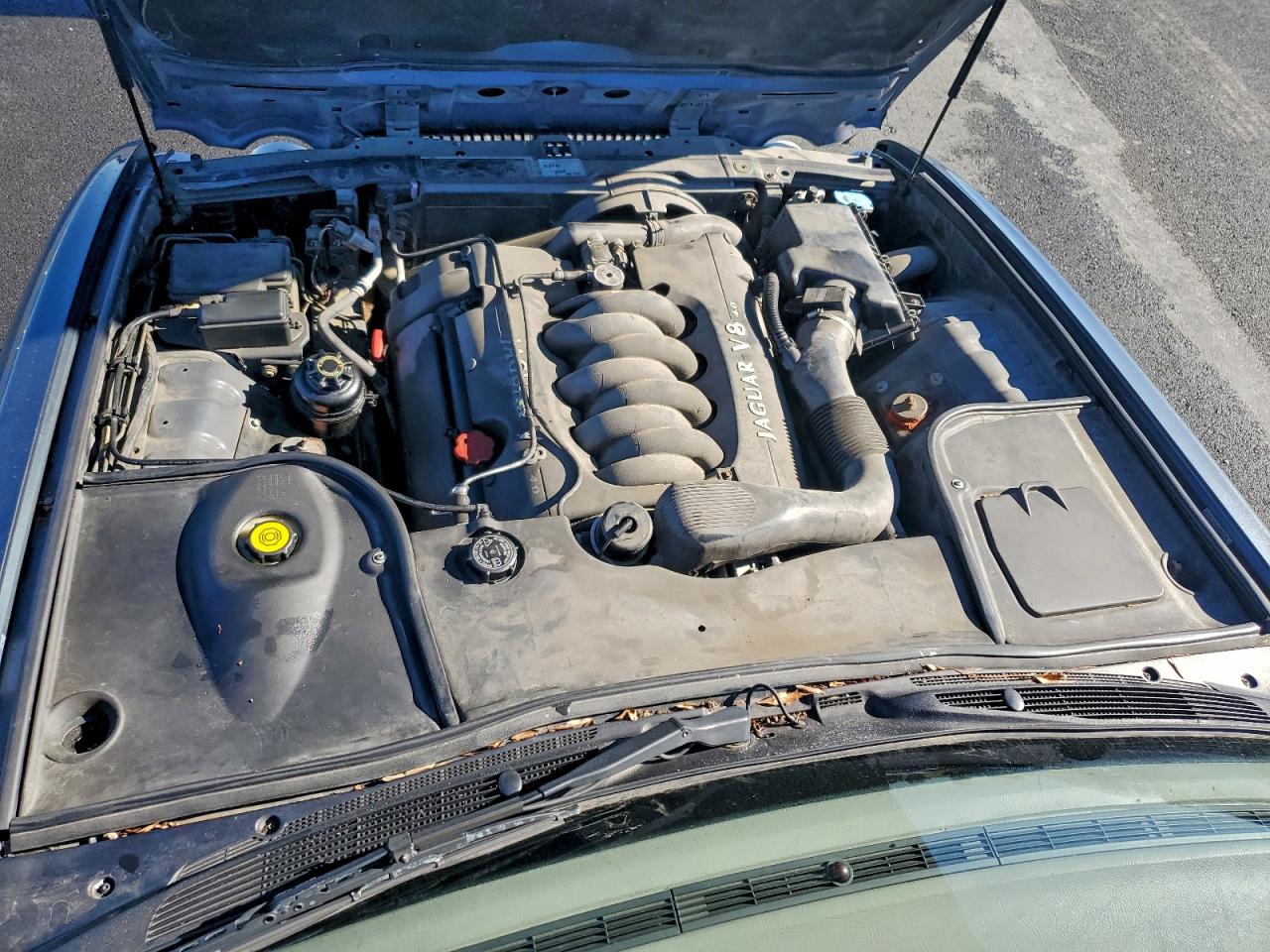 1998 Jaguar Xj8 VIN: SAJHX1247WC841374 Lot: 86193975