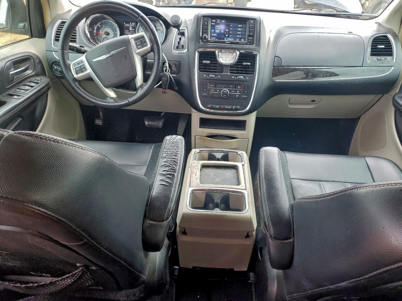 2015 Chrysler Town & Country Touring VIN: 2C4RC1BG1FR696221 Lot: 92634695