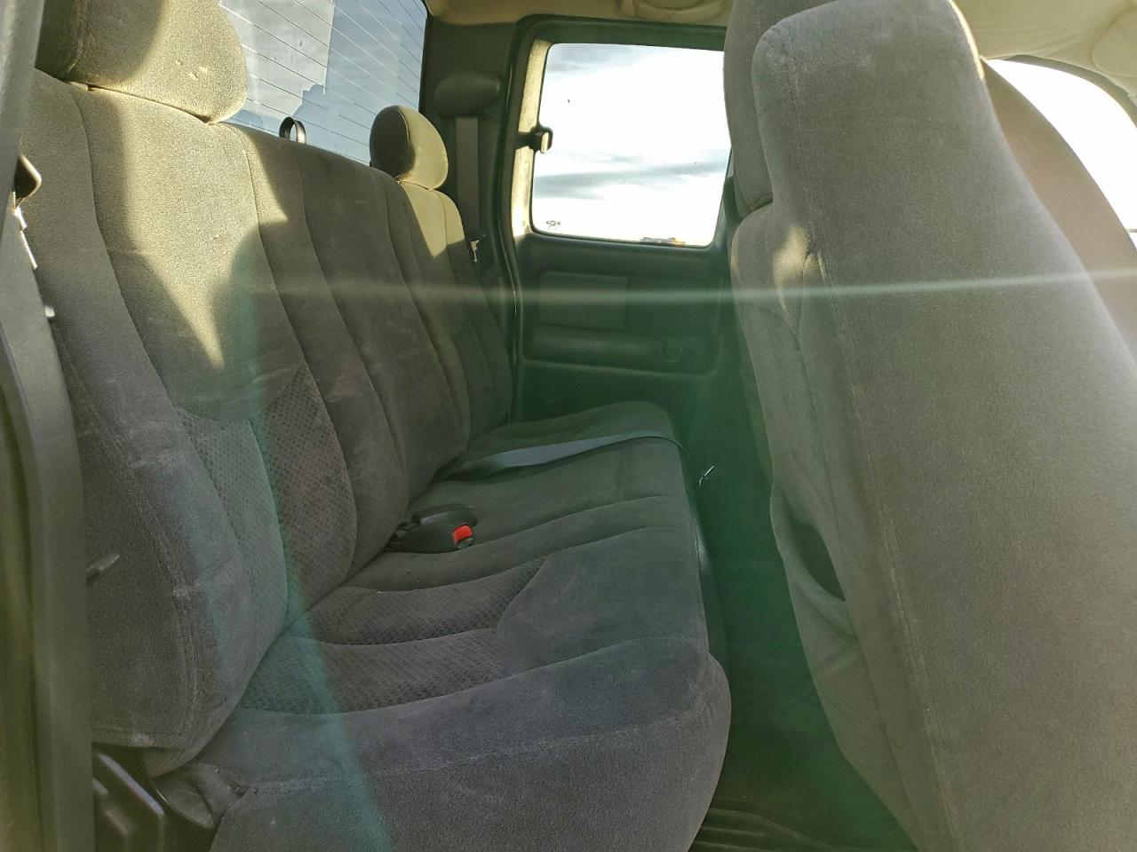 2004 Chevrolet Silverado K1500 VIN: 2GCEK19T741360914 Lot: 94803375