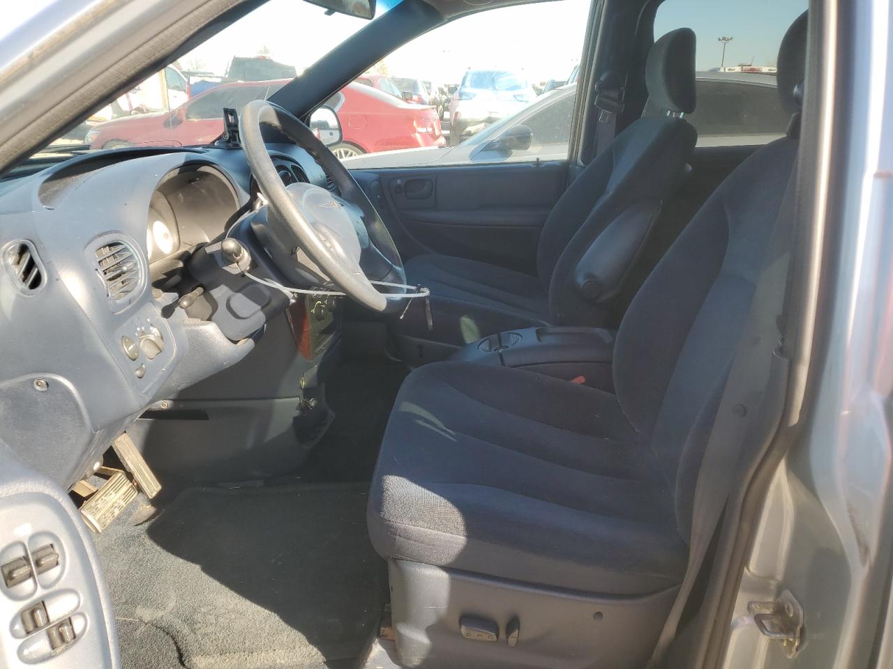 2002 Chrysler Town & Country Lx VIN: 2C4GP44312R772019 Lot: 92676305