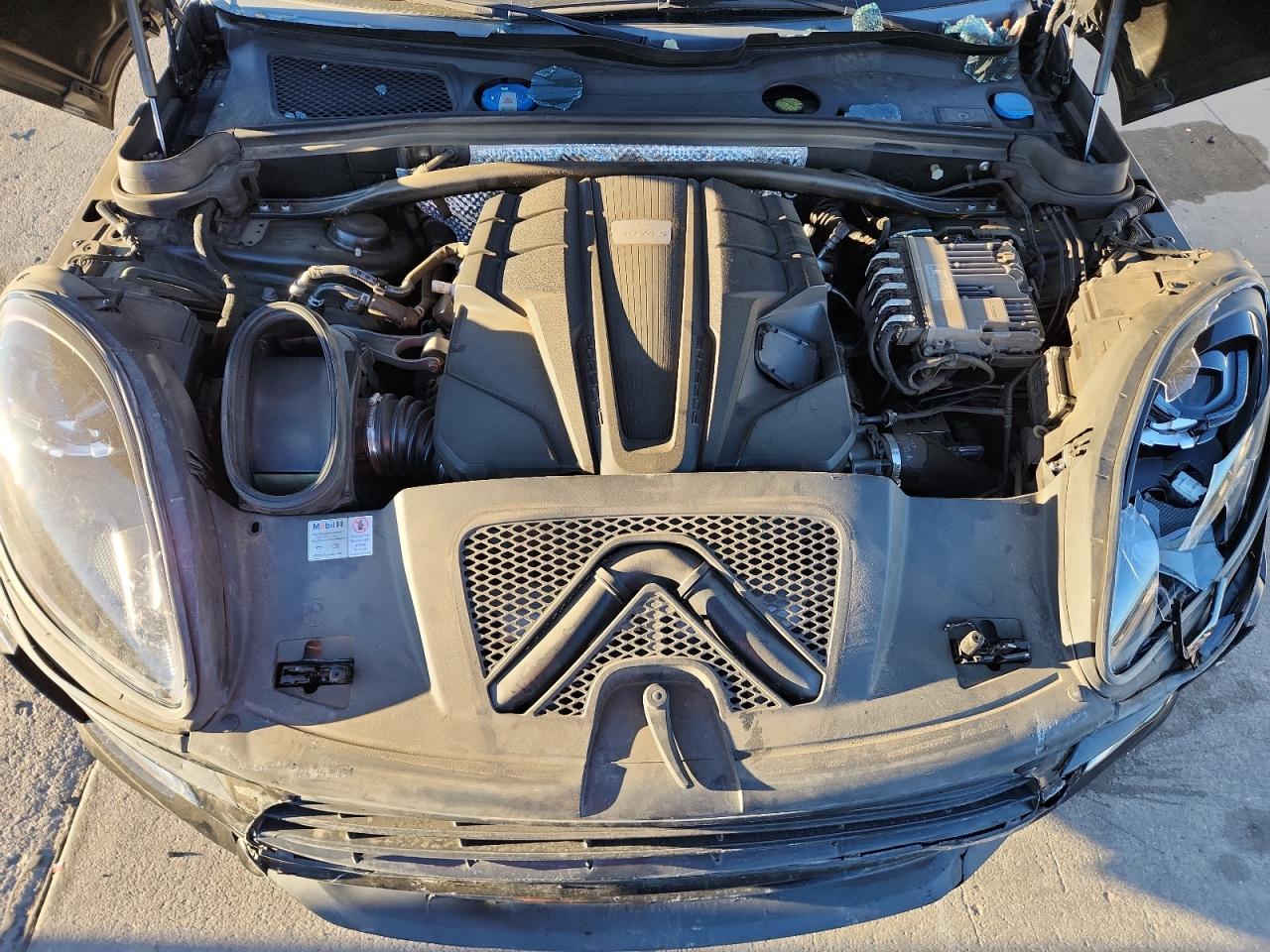 2020 Porsche Macan S VIN: WP1AB2A53LLB31039 Lot: 92882435