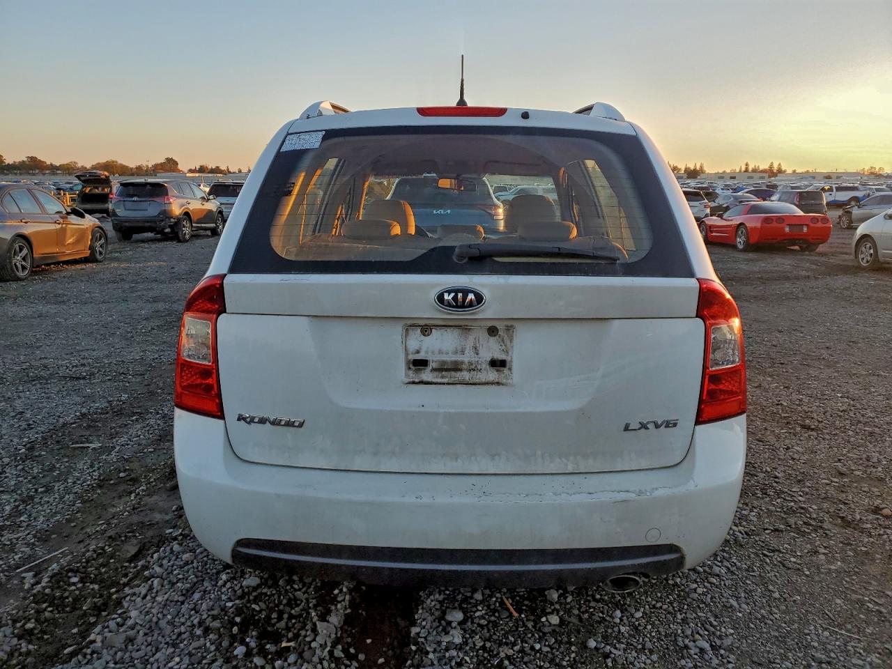 2007 Kia Rondo Lx VIN: KNAFG526477114070 Lot: 93333175